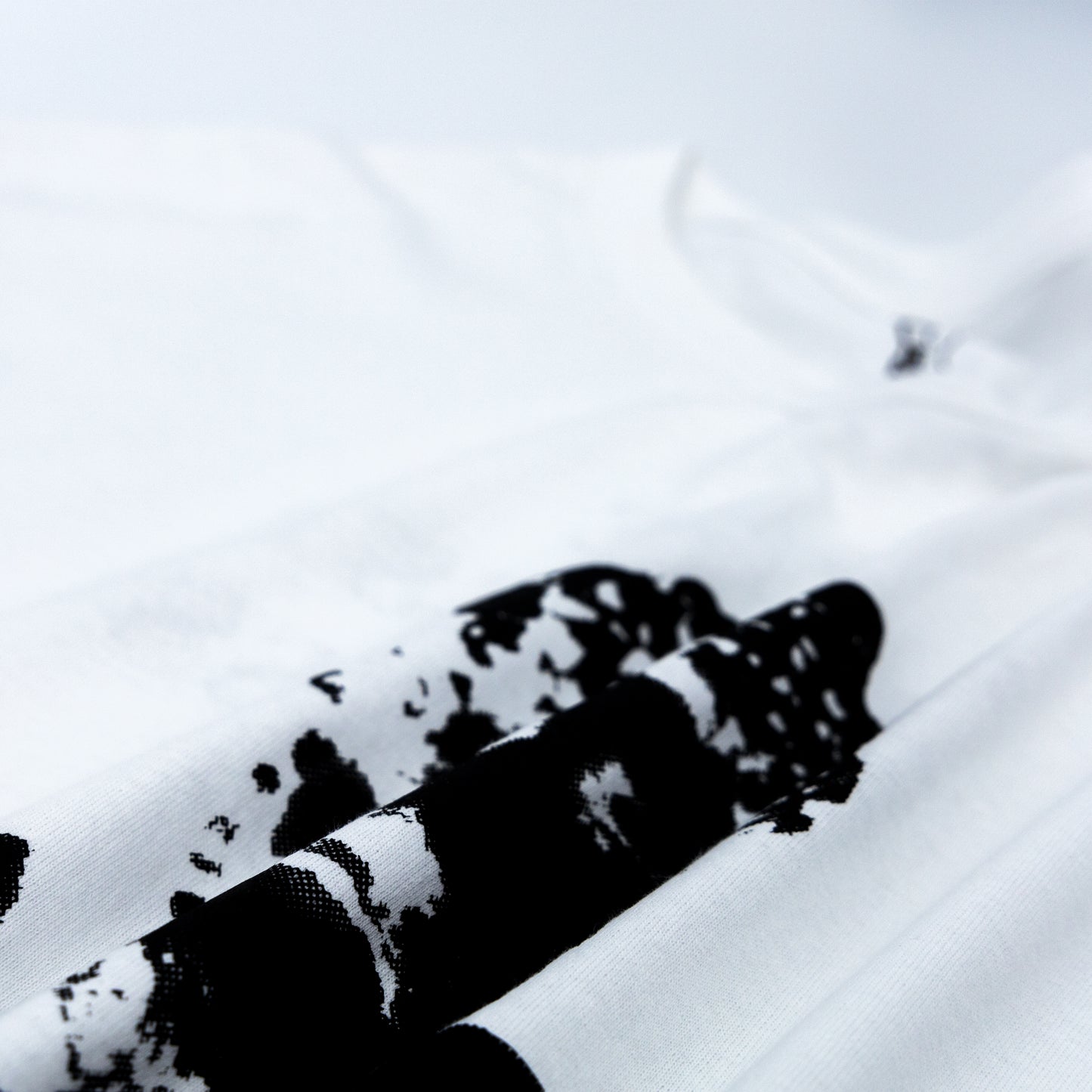[COTTON USA] NO KIND. of TEE : Aesop's Fables - White