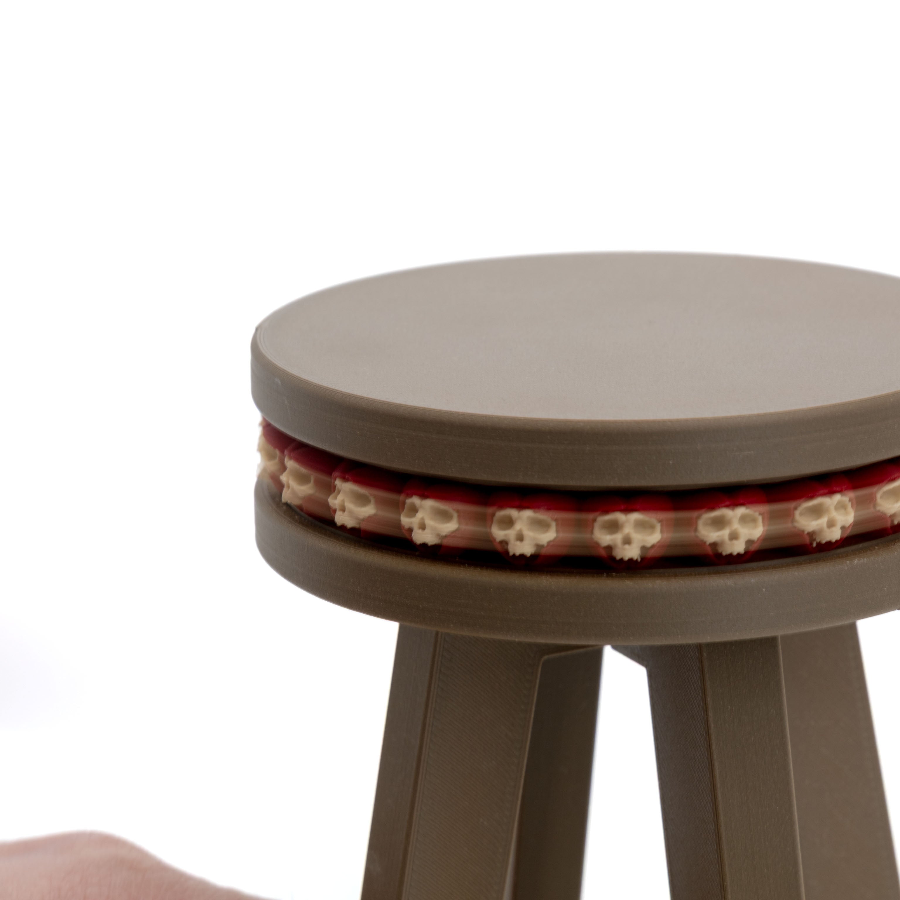 NO KIND - Apple Bearing Chair 100%