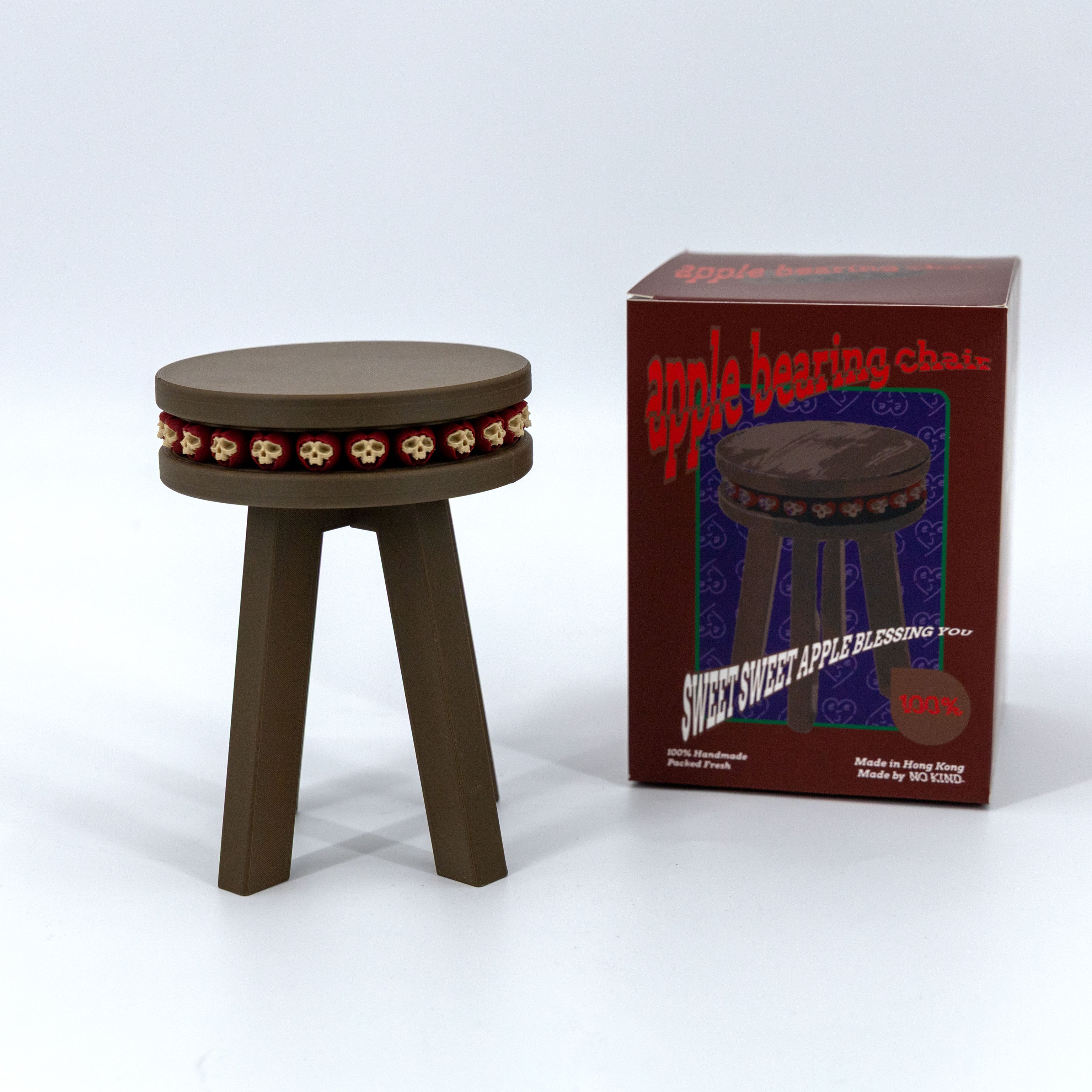 NO KIND - Apple Bearing Chair 100%