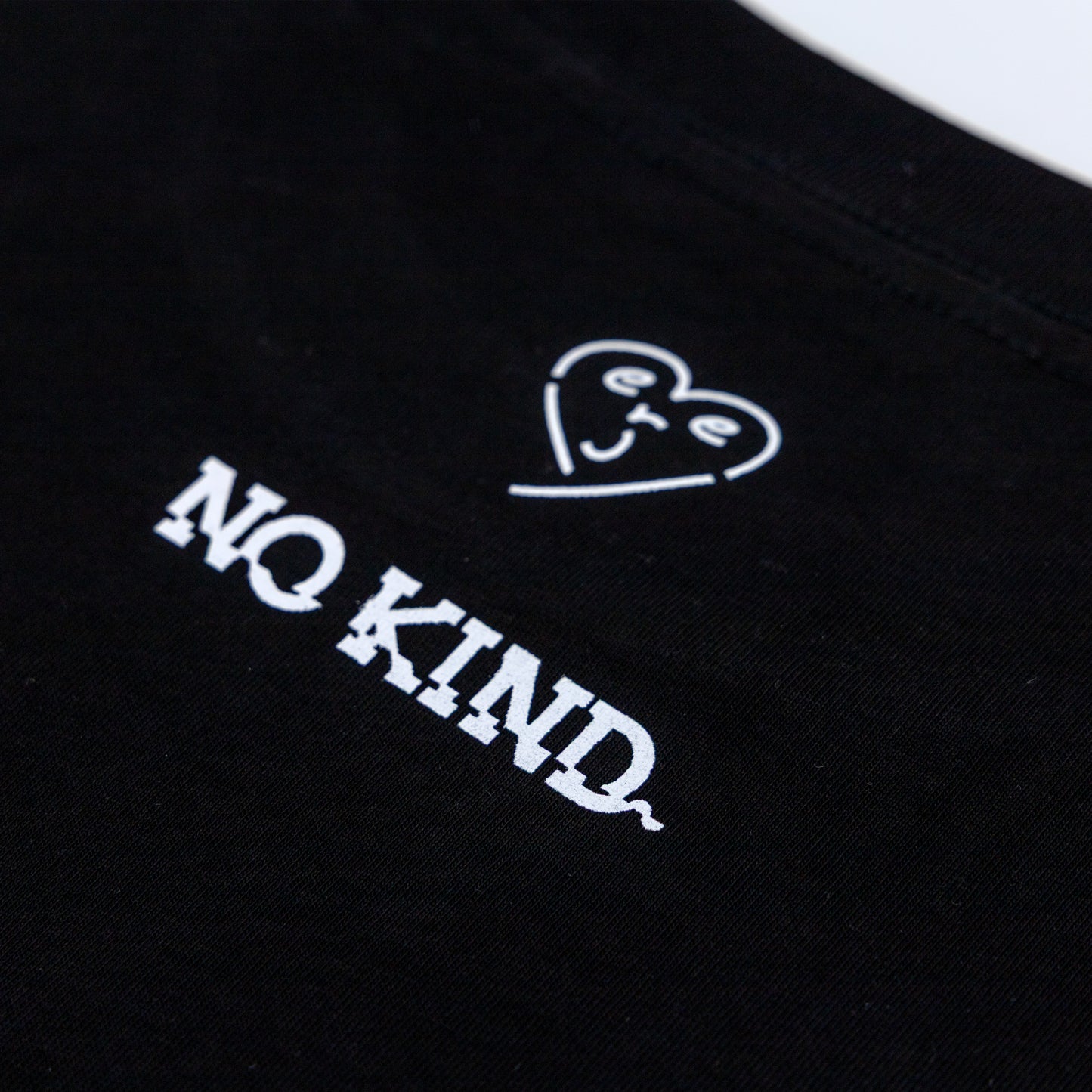 NO KIND bB TEE BLACK