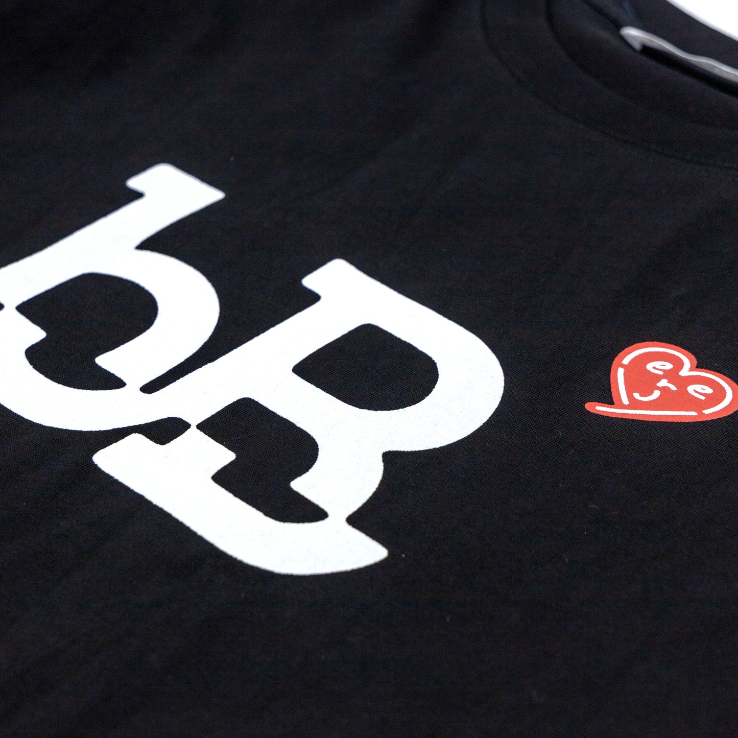 NO KIND bB TEE BLACK